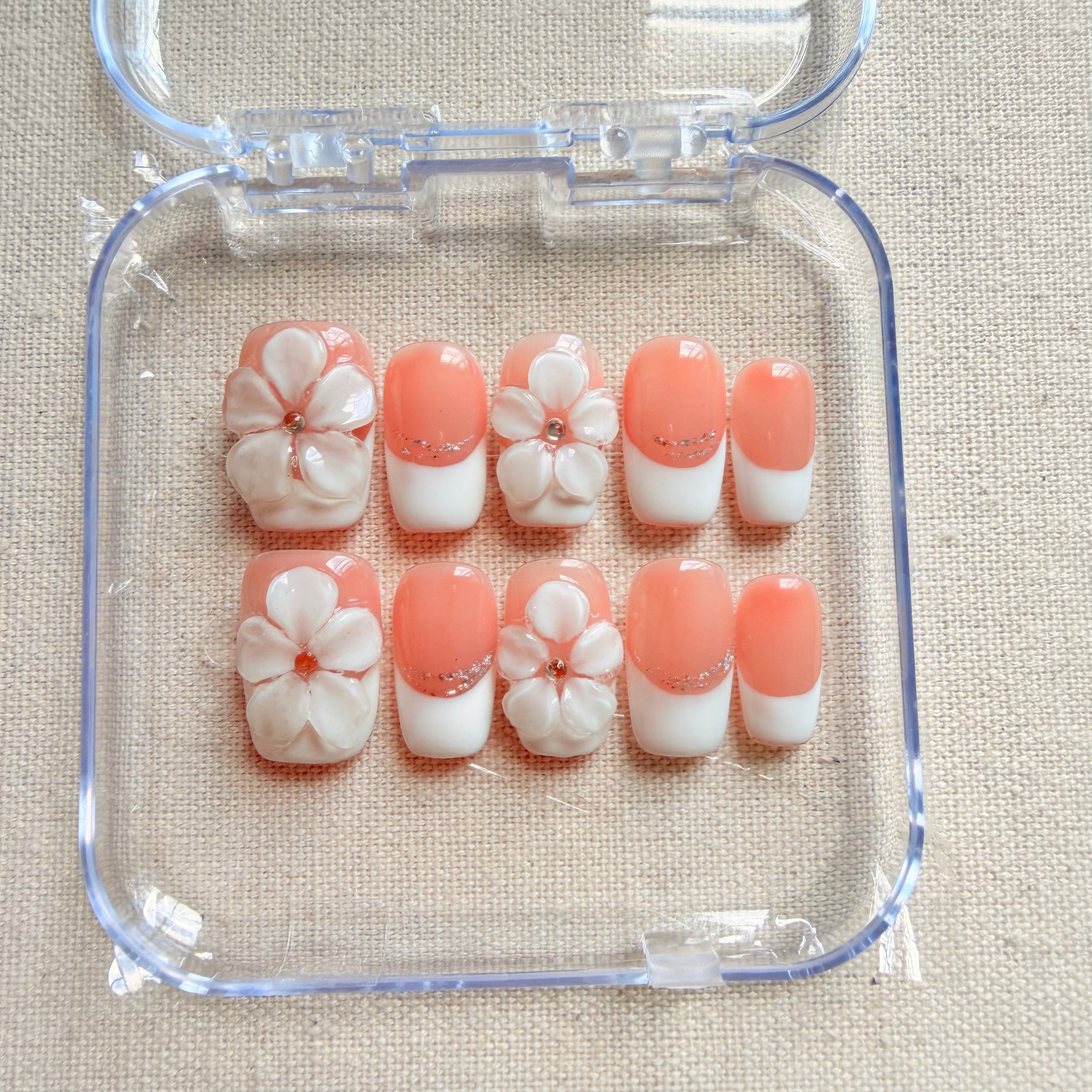 Unhas press on white floral
