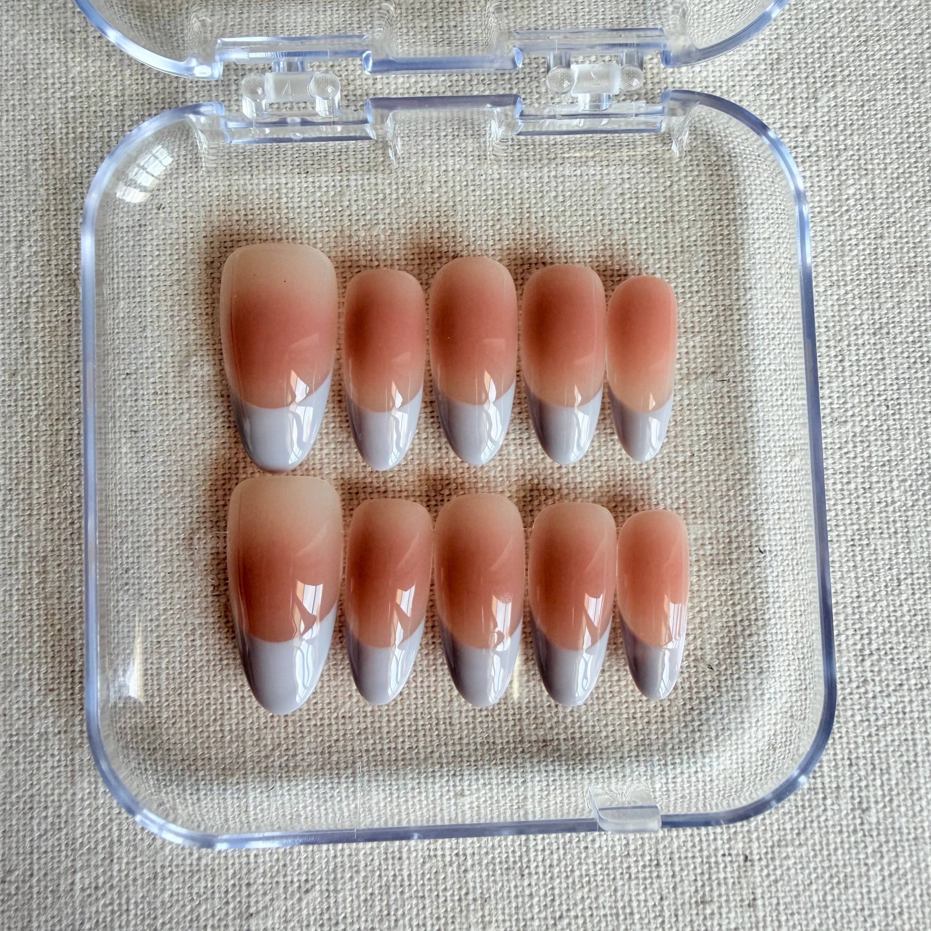 Unhas Press On French Almond Classic