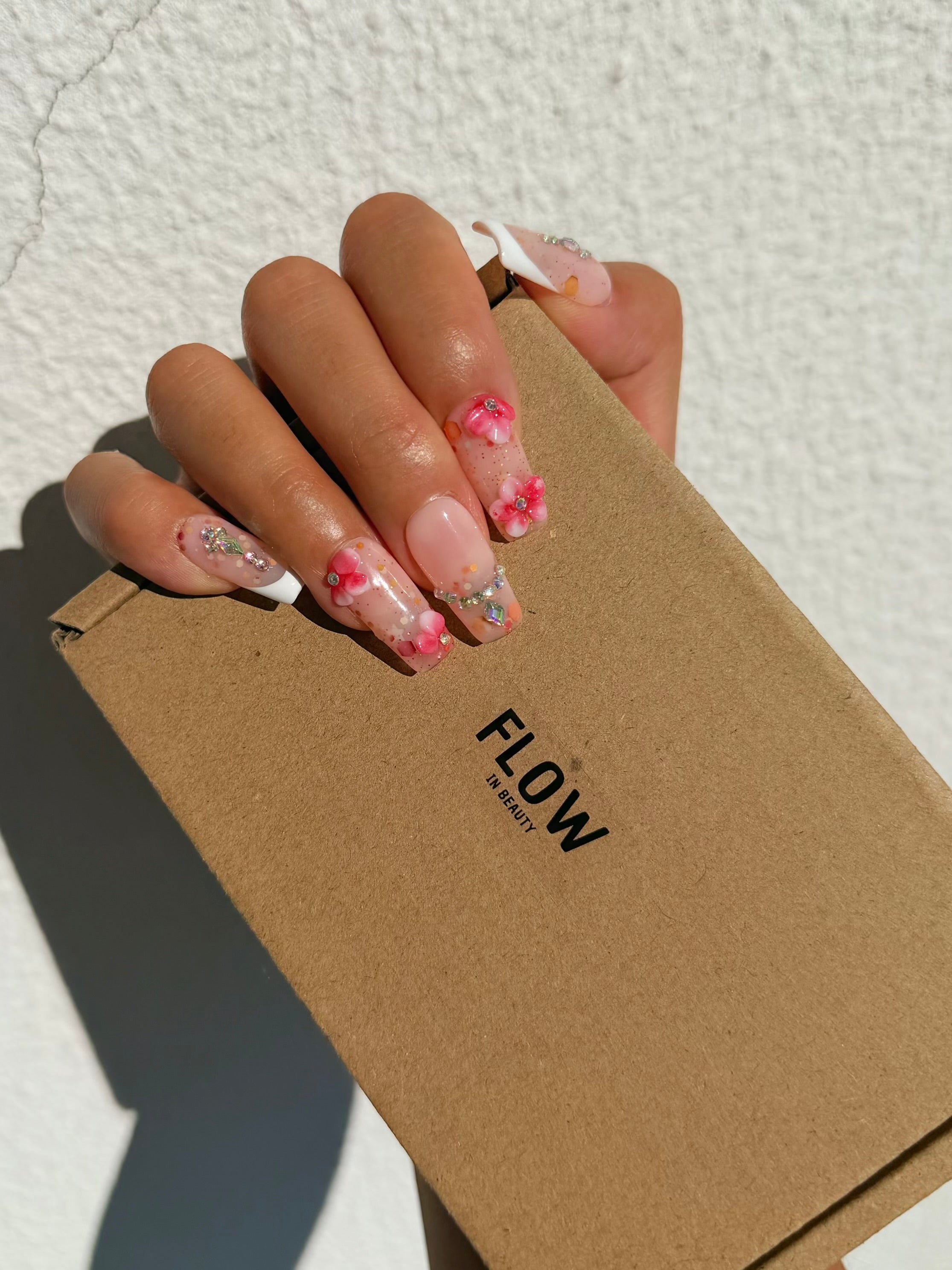 Unhas press on floral elegance